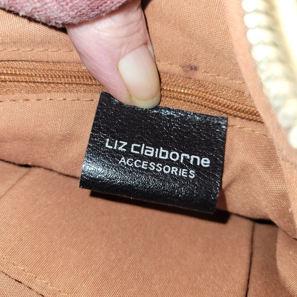 Liz Claiborne Beige Shoulder Bag‎ Faux Leather Minimalist Classic Hobo Pocket